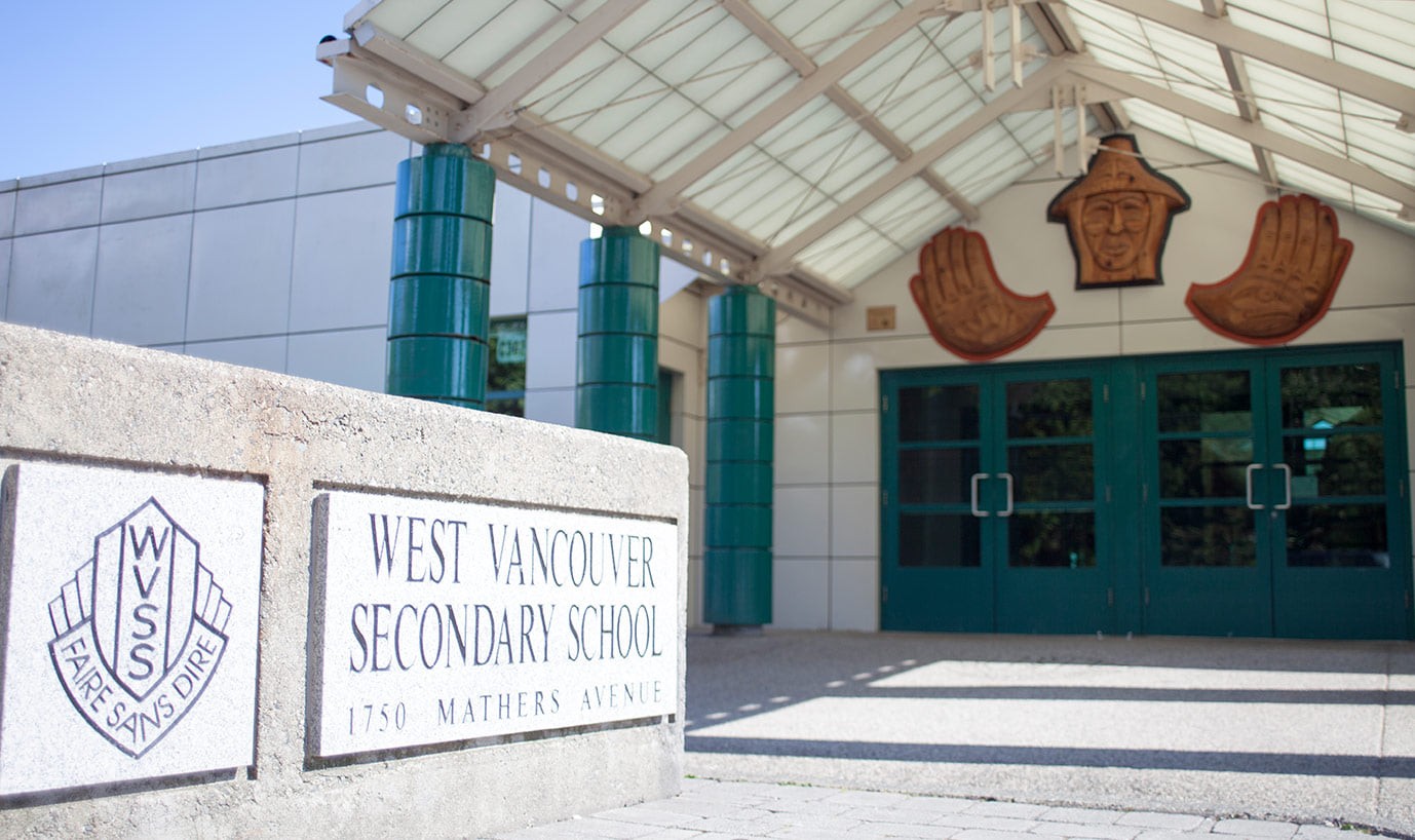 웨스트밴쿠버교육청 최고의 중고등학교인 West Vancouver Secondary.