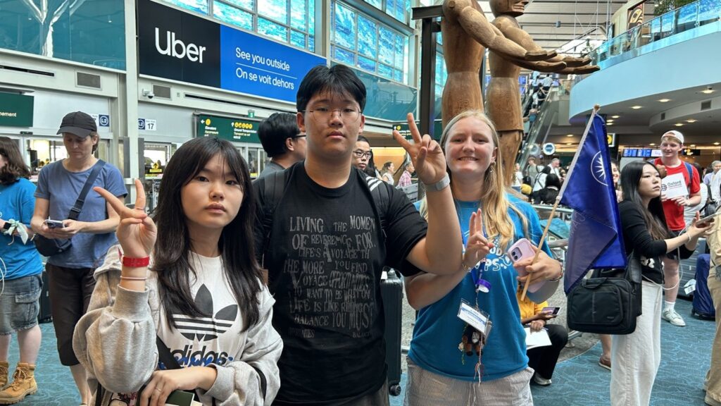 밴쿠버 공항 입국장에서 만난 캠프 선생님