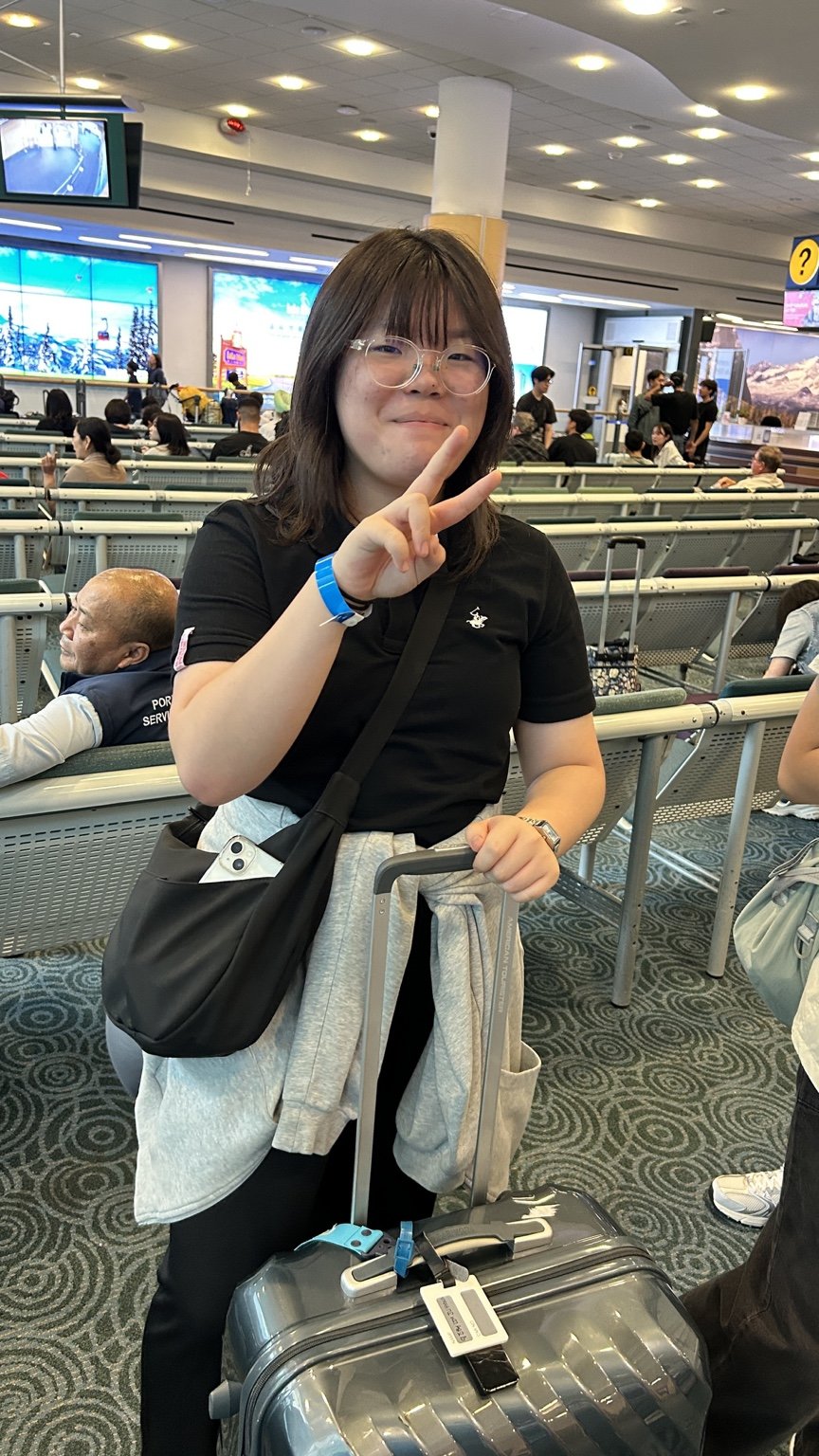 밴쿠버 공항에 도착하여 UBC로 이동할 준비중인 수린이.