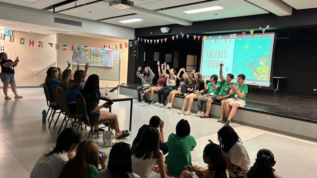 탐우드캠프 저녁 액티비티 중 